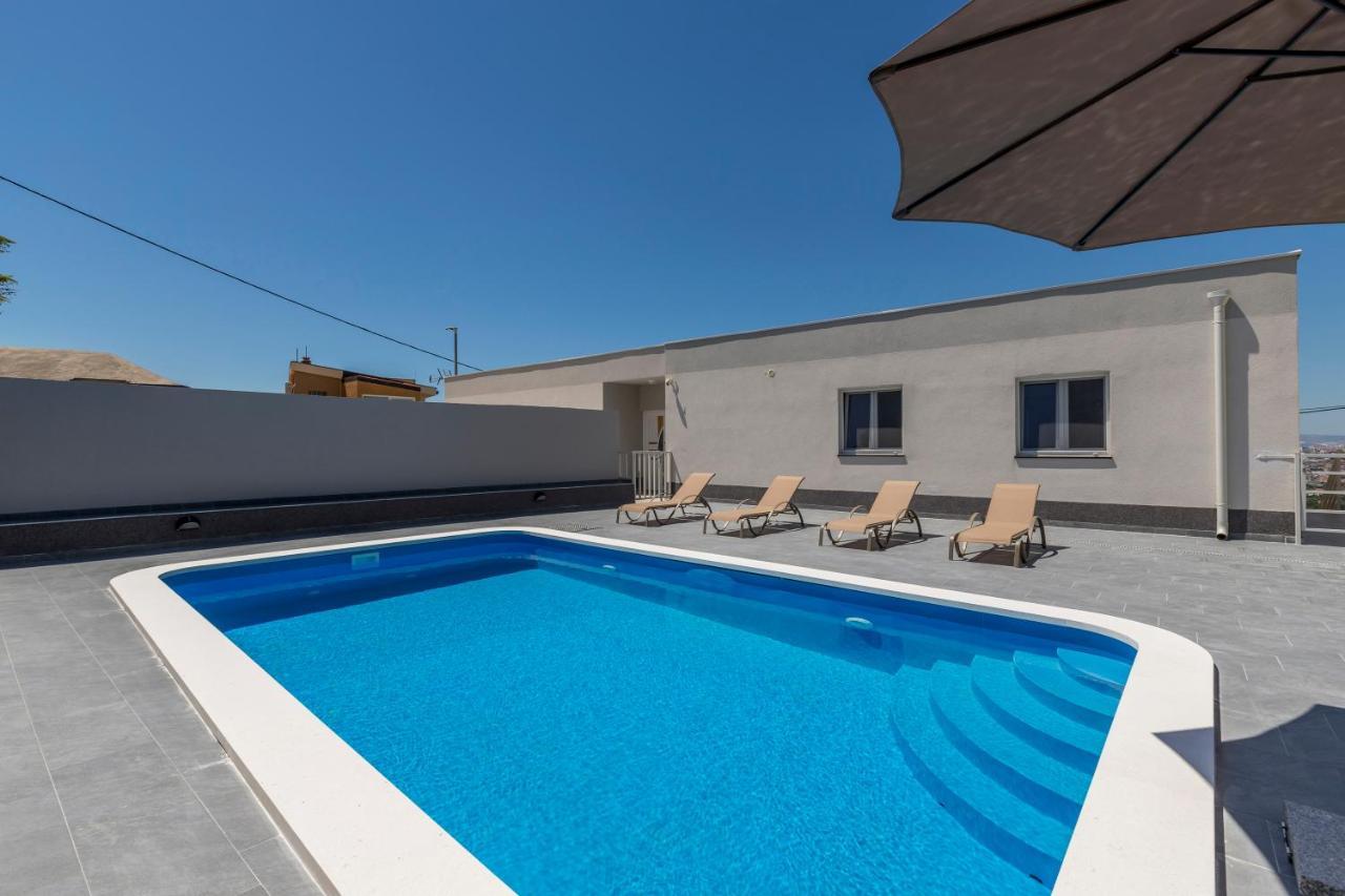 House With Private Pool Magdalena Podstrana Exterior photo